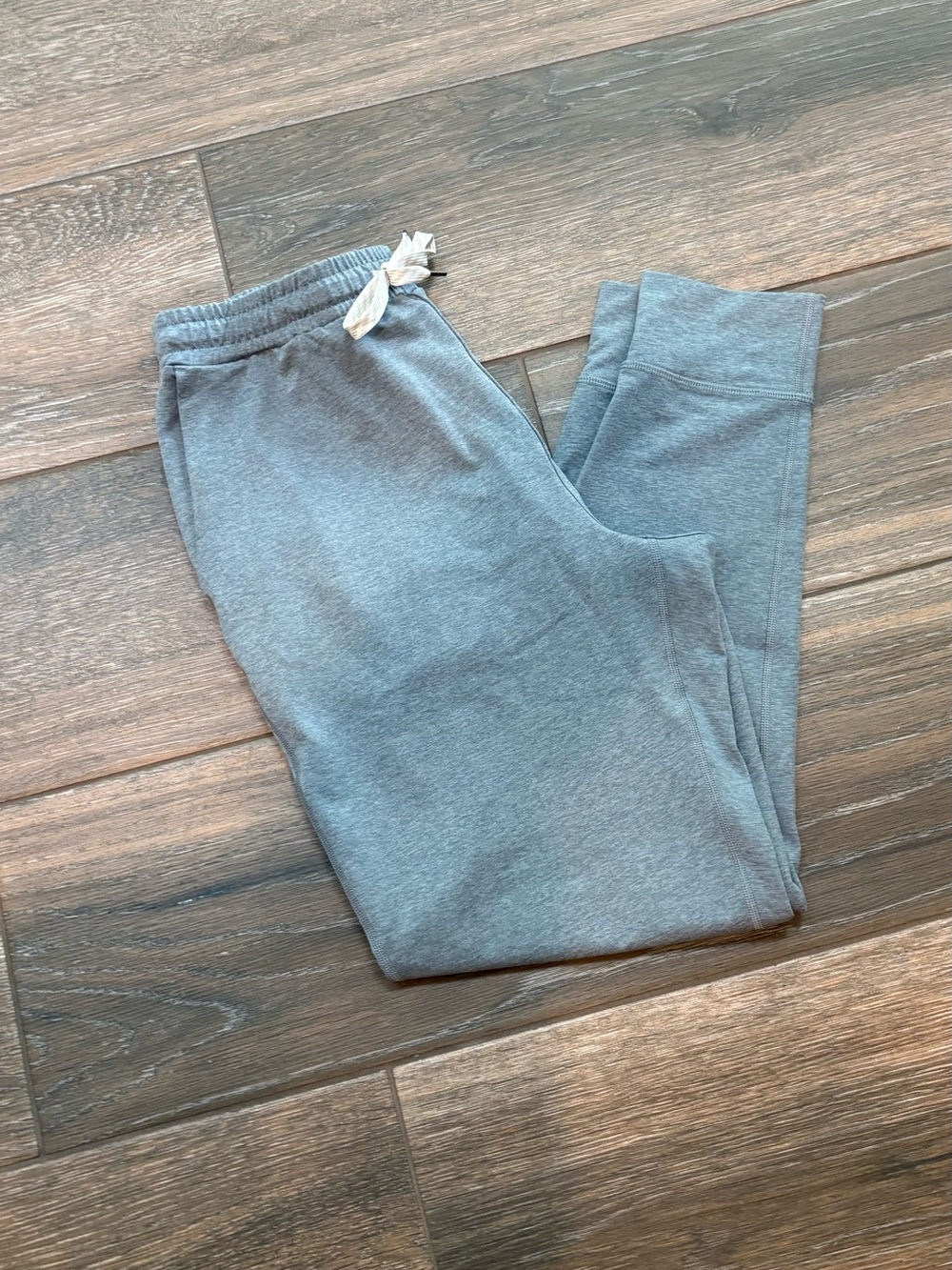 Vuori Men's Sunday Performance Jogger Sweatpants with Drawstring SZ M - Picture 2 of 6